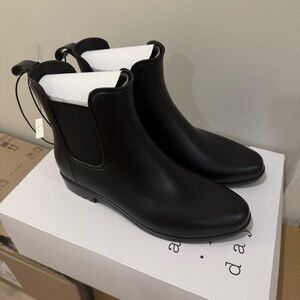 NWT Black Women's Chelsea Rain Boots
